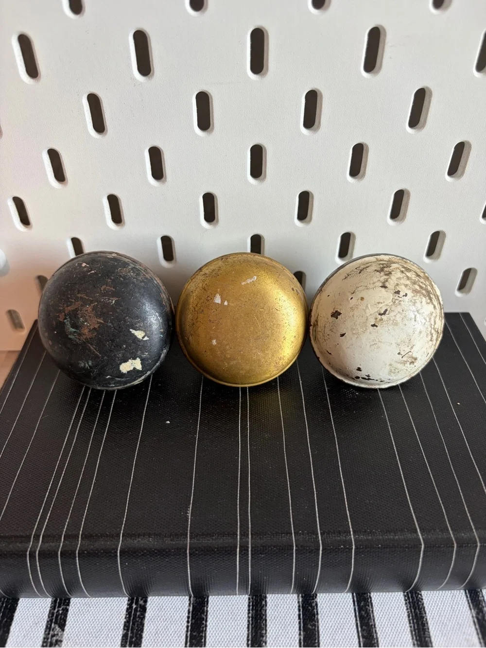 Antique Style Decorative Wall Knob Accent - Gold, Black, Cream